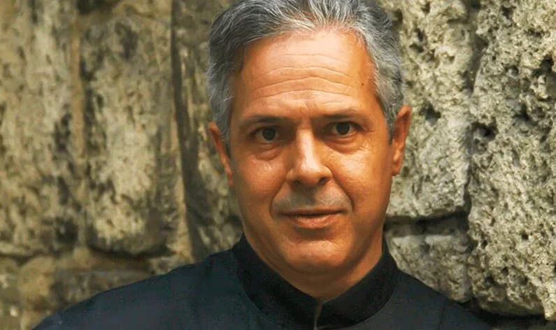 Carlos Estévez